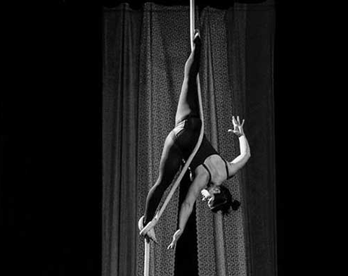 photo of jess hill, a NECCA rope coach, performing on rope